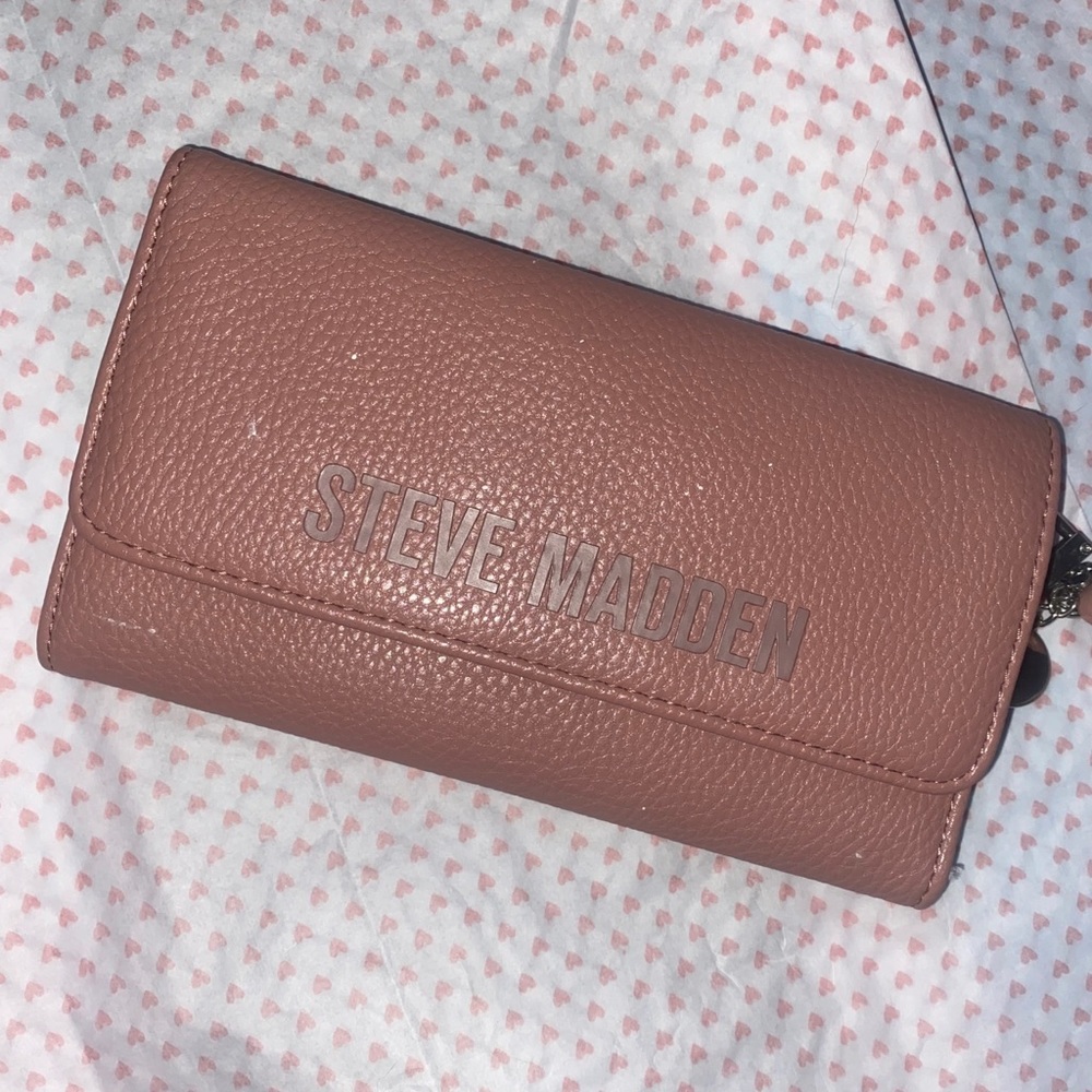 Steve Madden wristlet wallet